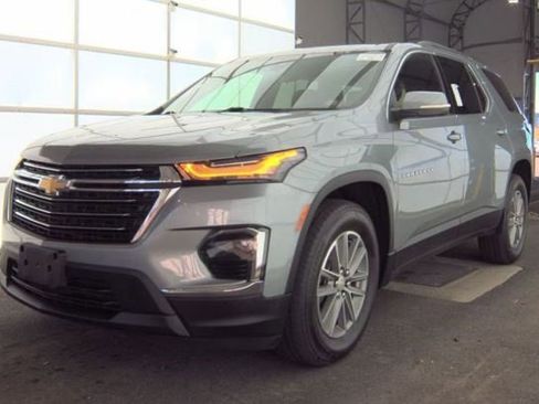 Certified 2023 Chevrolet Traverse LT image 1