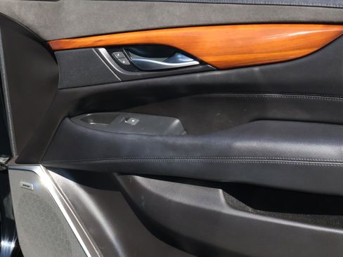 Used 2017 Cadillac Escalade Luxury image 21