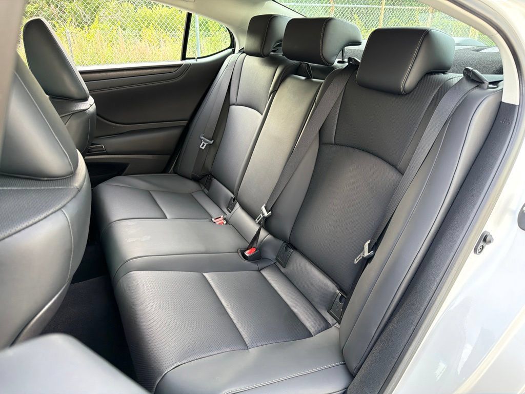 Used 2023 Lexus ES 250 w/ Premium Package w/ Premium Package AWD/4WD image 20