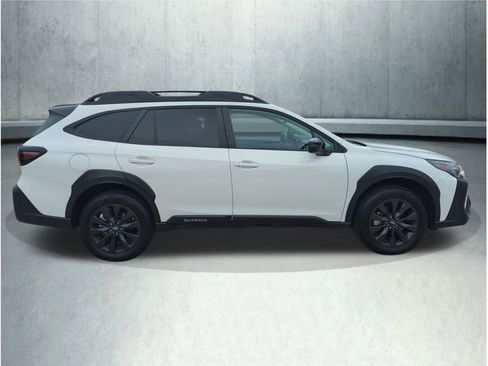 Used 2025 Subaru Outback Onyx Edition AWD/4WD image 7