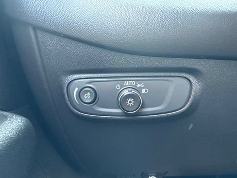 Used 2020 Chevrolet Equinox LS w/ LS Convenience Package AWD/4WD image 13