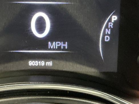 Used 2018 Jeep Grand Cherokee Limited image 9