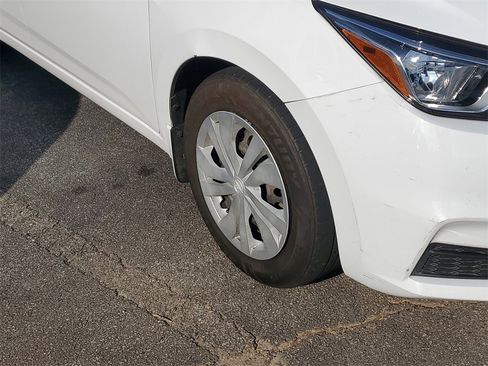 Used 2022 Nissan Versa S image 4