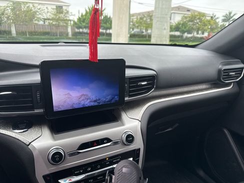 Used 2022 Ford Explorer Timberline image 3