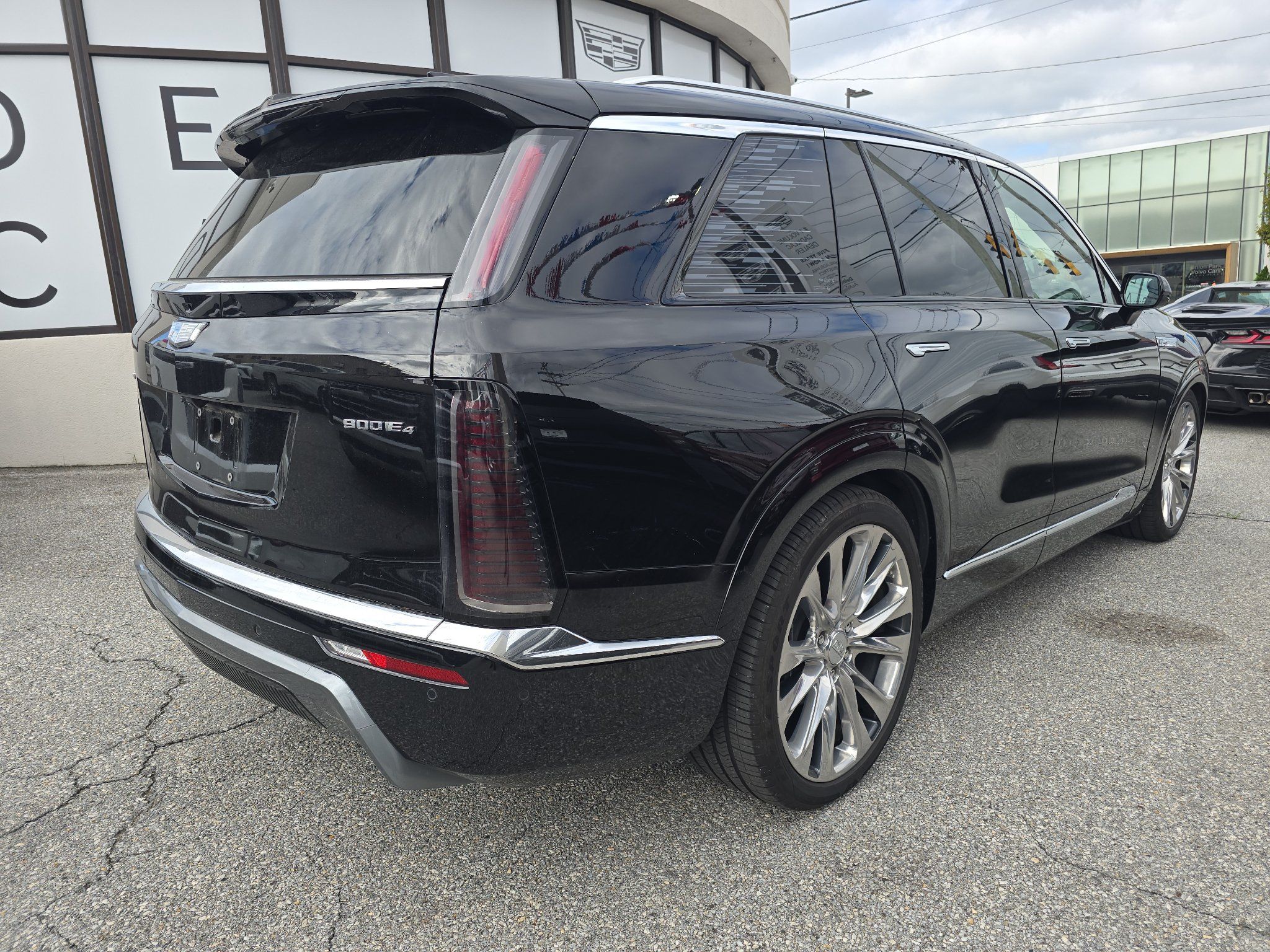 Used 2026 Cadillac Vistiq Premium Luxury AWD/4WD image 4