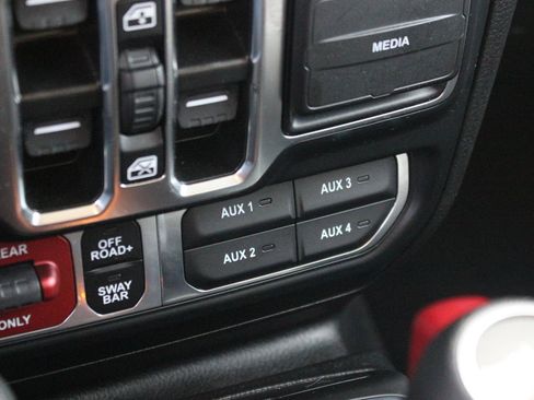 Used 2024 Jeep Wrangler Unlimited Rubicon image 26