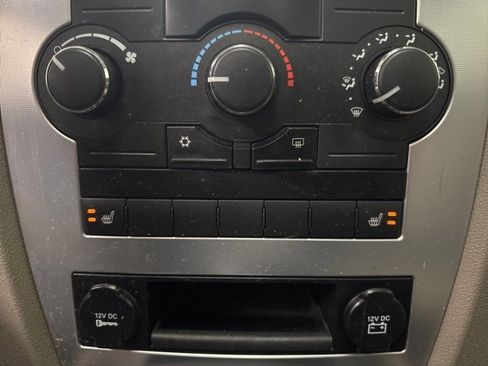 Used 2009 Jeep Commander Sport image 16