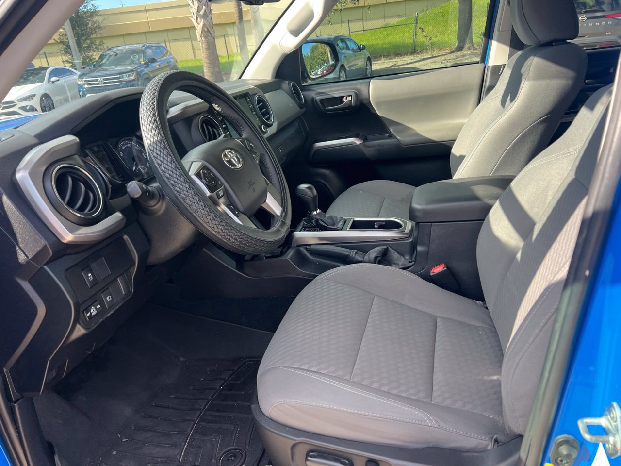 Used 2021 Toyota Tacoma SR5 RWD image 3