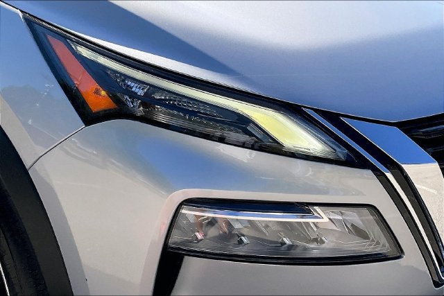 Used 2023 Nissan Rogue SV FWD image 27