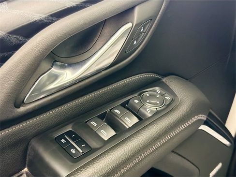 Used 2022 GMC Yukon Denali image 17