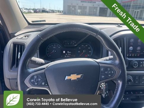 Used 2022 Chevrolet Colorado Z71 AWD/4WD image 12