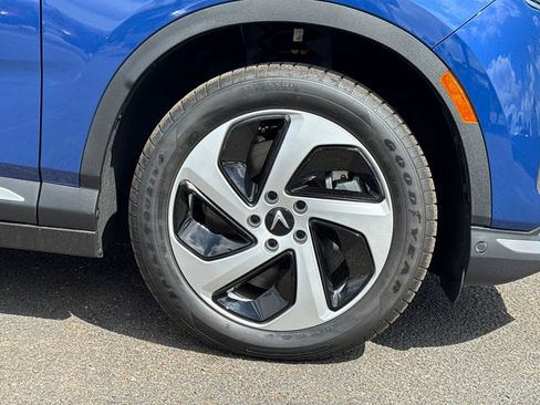 New 2025 VinFast VF 8 Eco AWD/4WD image 8