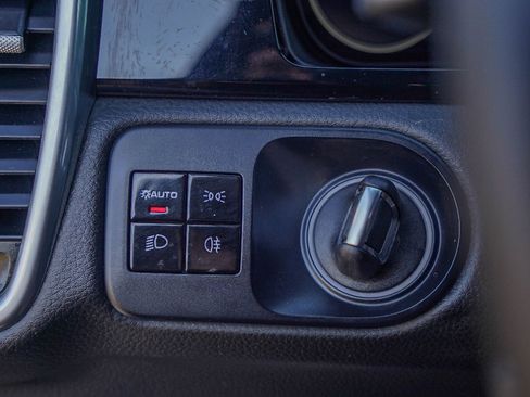 Used 2021 Porsche Cayenne image 22