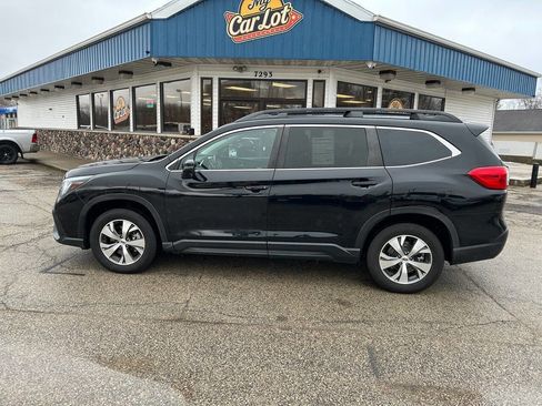 Used 2023 Subaru Ascent Premium image 8