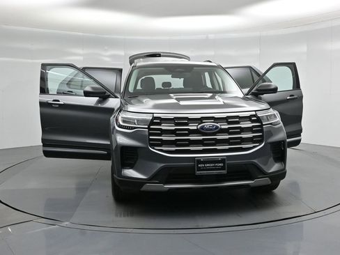 Certified 2025 Ford Explorer Active image 30