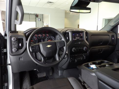 Used 2024 Chevrolet Silverado 2500 Custom w/ Custom Value Package AWD/4WD image 16