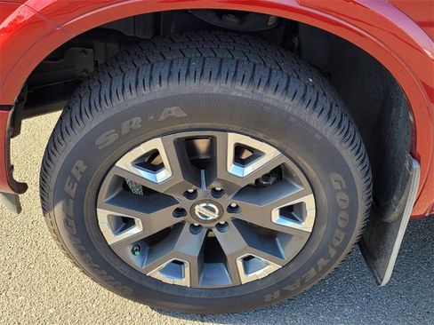 Used 2021 Nissan Titan Platinum Reserve w/ Moonroof Package image 15