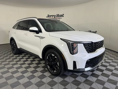 Used 2024 Kia Sorento S w/ Panoramic Sunroof Package FWD image 6