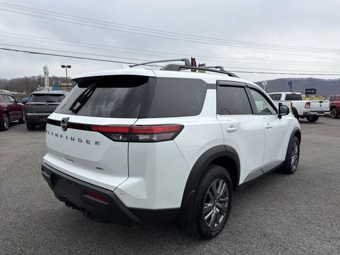 Used 2025 Nissan Pathfinder SV w/ SV Premium Package image 6