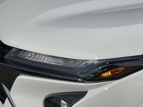 Used 2025 Chevrolet Trax RS w/ Driver Confidence Package FWD image 9