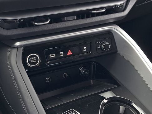 New 2025 Audi Q5 Premium Plus image 14