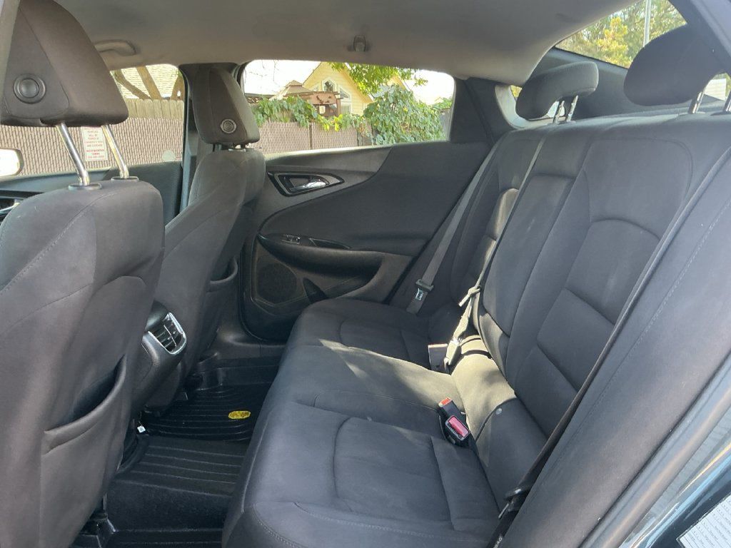 Used 2021 Chevrolet Malibu LT FWD image 27