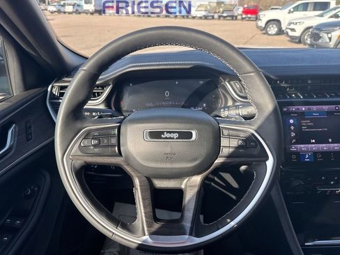 Used 2024 Jeep Grand Cherokee L Limited w/ Luxury Tech Group II image 13