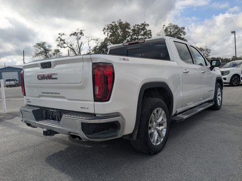 Used 2022 GMC Sierra 1500 SLT w/ SLT Premium Plus Package AWD/4WD image 3