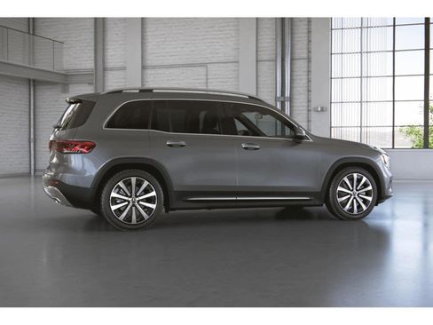 Used 2022 Mercedes-Benz GLB 250 image 36