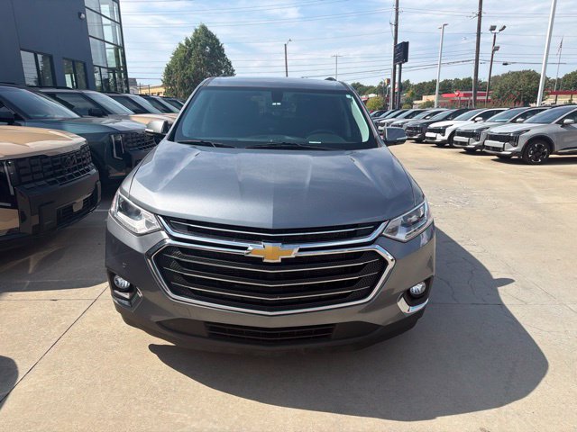 Used 2020 Chevrolet Traverse LT FWD image 2