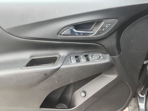Used 2020 Chevrolet Equinox LT w/ Driver Convenience Package image 14
