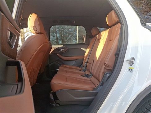 Used 2025 Audi Q7 3.0T Premium Plus image 10