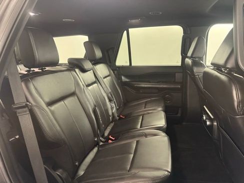 Used 2021 Ford Expedition XLT image 12