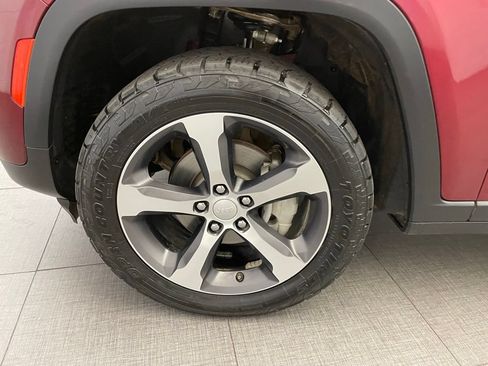 Certified 2023 Jeep Grand Cherokee Limited AWD/4WD image 12
