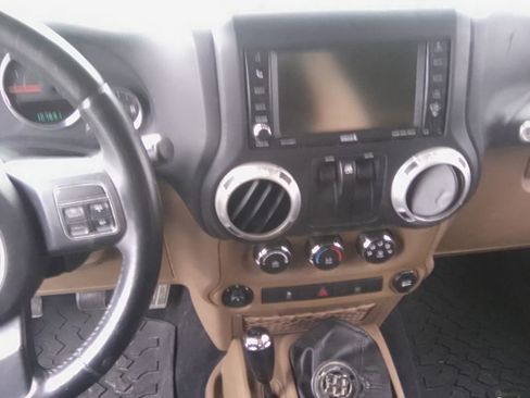 Used 2013 Jeep Wrangler Sahara w/ Connectivity Group image 13