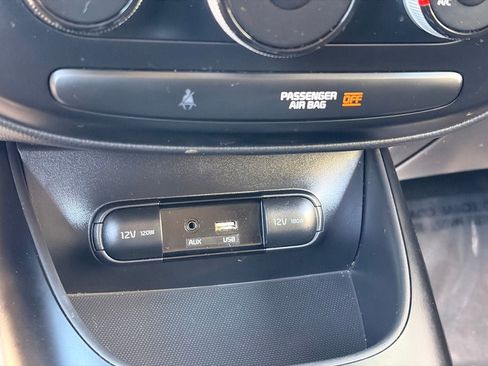 Used 2015 Kia Soul FWD image 25