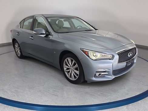 Used 2015 INFINITI Q50 AWD w/ Moonroof Package image 3
