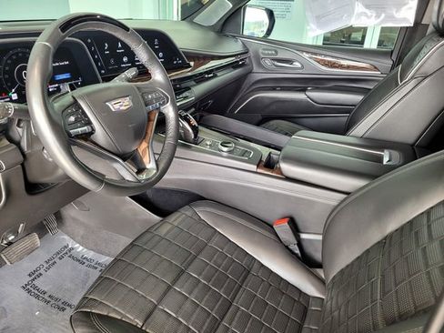 Used 2021 Cadillac Escalade Sport Platinum w/ Heavy-Duty Trailer Package image 11