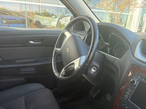 Used 2013 Chevrolet Traverse LT FWD image 6