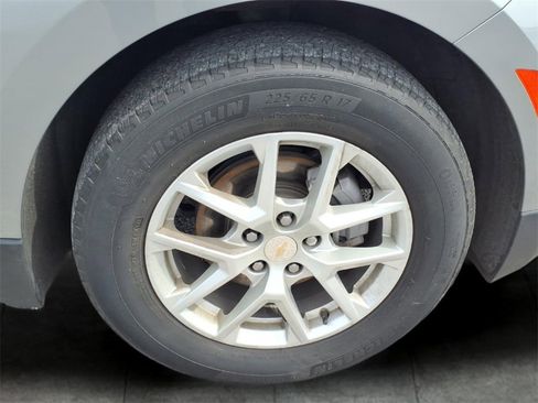 Used 2023 Chevrolet Equinox LT image 6