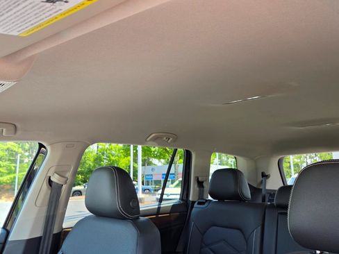 Used 2026 Volkswagen Atlas SE FWD image 40
