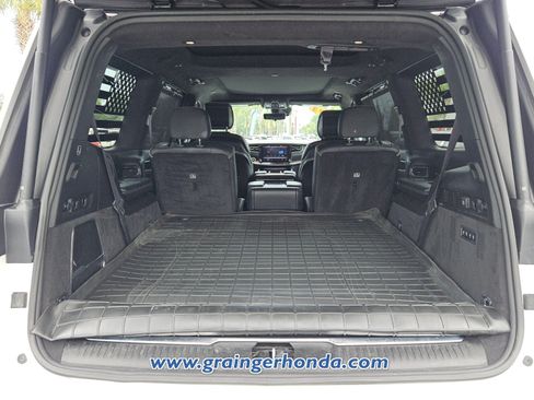 Used 2023 Jeep Grand Wagoneer Series II AWD/4WD image 13