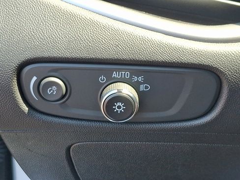 Used 2022 Chevrolet Malibu LT FWD image 26