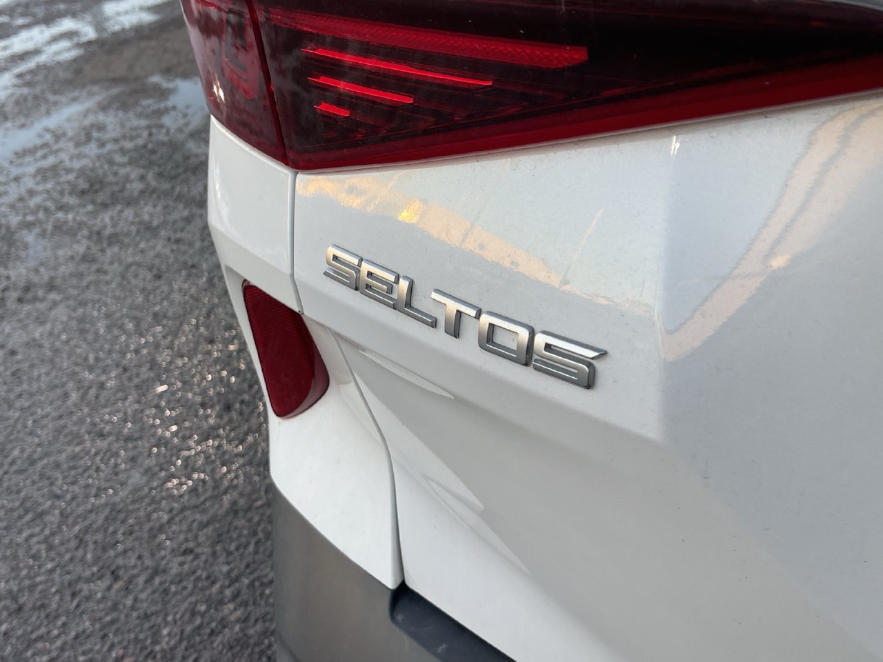 Certified 2022 Kia Seltos S FWD image 4