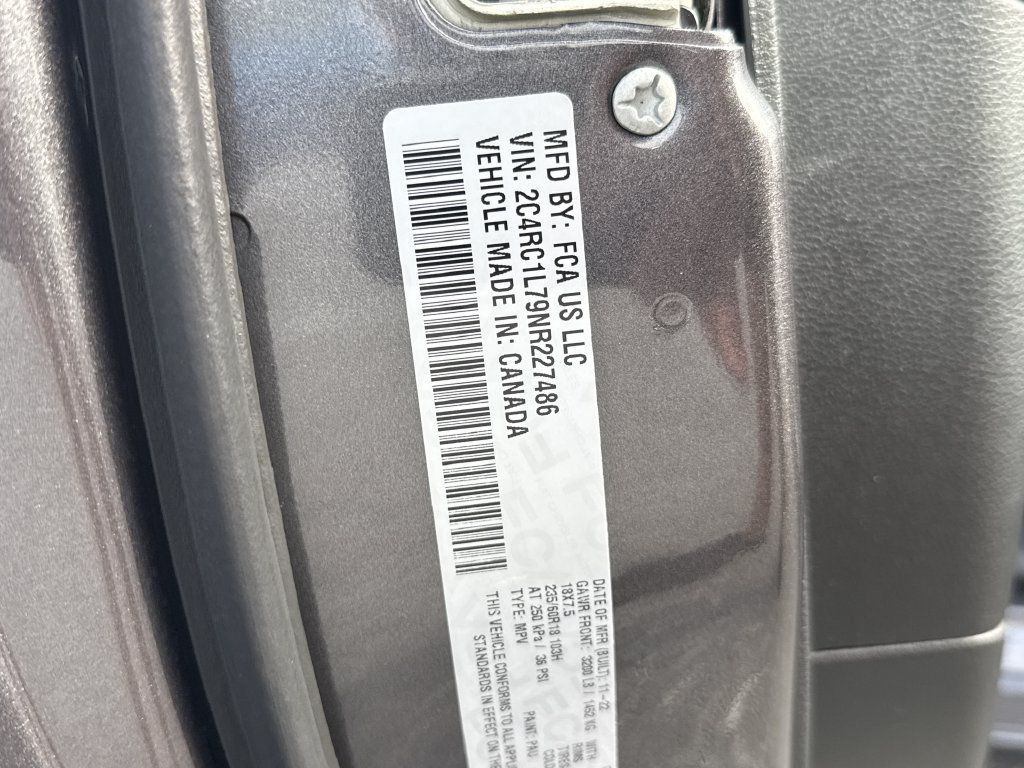 Used 2022 Chrysler Pacifica Touring-L w/ S Appearance Package FWD image 36