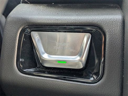 Used 2025 GMC Yukon Denali image 36