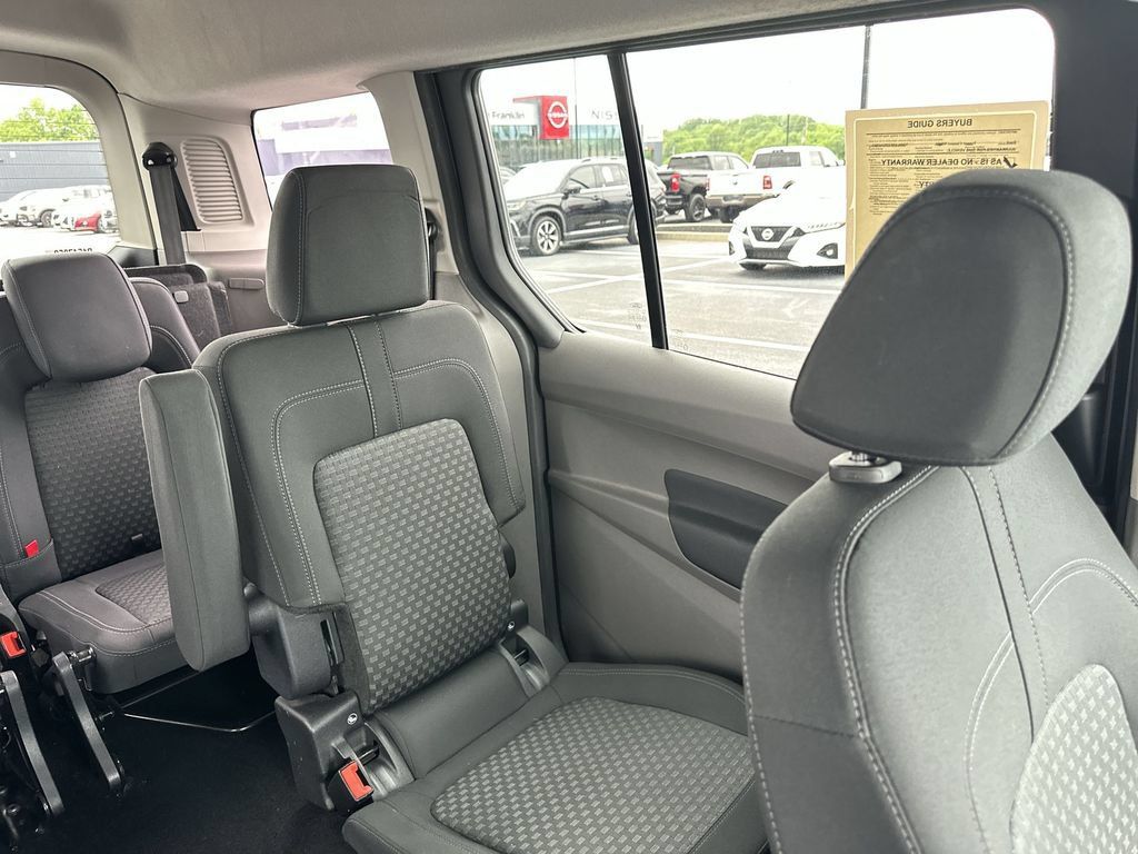 Used 2023 Ford Transit Connect XLT FWD image 14