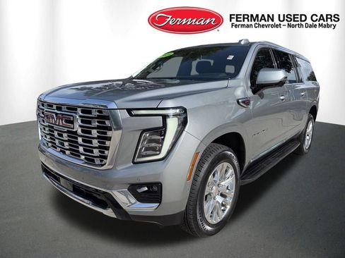Used 2025 GMC Yukon XL Denali AWD/4WD image 11