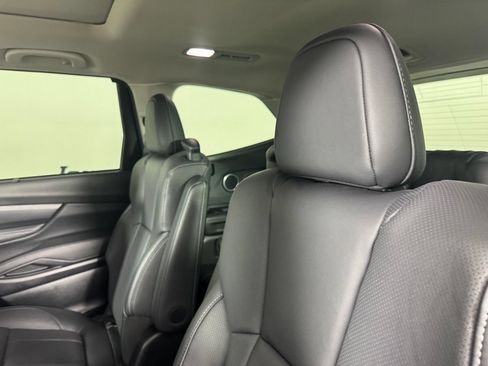 Used 2025 Subaru Ascent Limited w/ Popular Package #1 AWD/4WD image 28