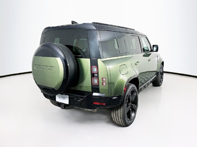 Used 2026 Land Rover Defender 110 X-Dynamic SE AWD/4WD image 5